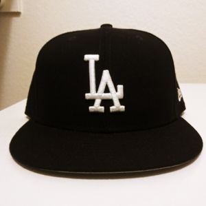 OFFICIAL MLB LOS ANGELES DODGERS FITTED HAT (BRAND NEW)